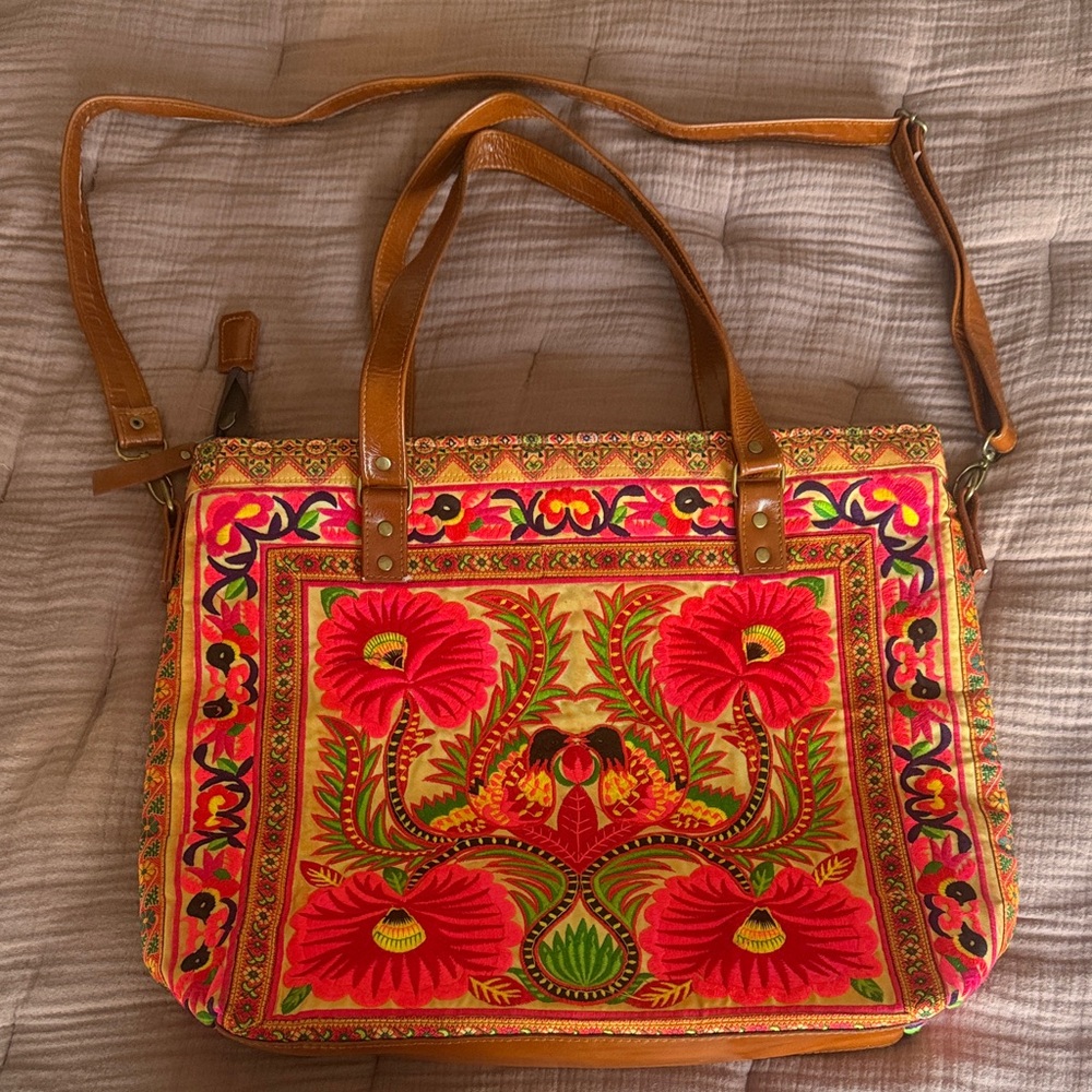 Embroidered Floral Tote Bag - Multicolor